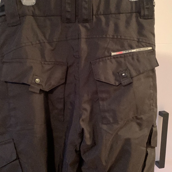 OE Pro Black Snowpants - Picture 6 of 9